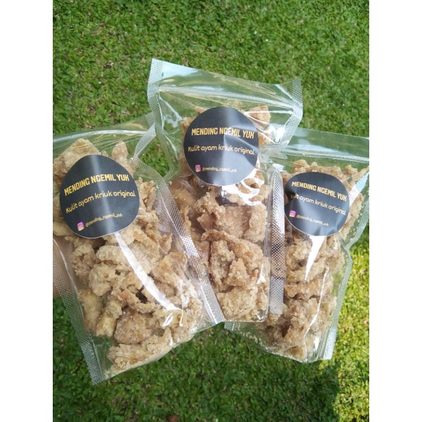 

mending ngemil yuk kulit ayam kriuk original gurih asin kulit ayam krispy 113 gram