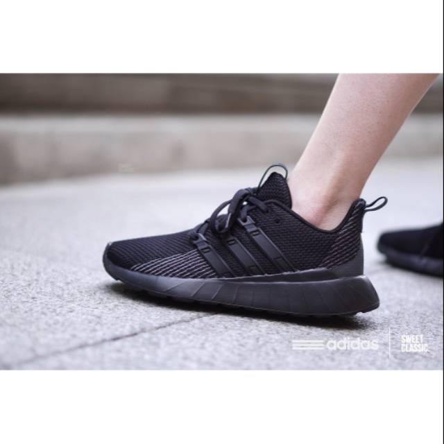 adidas questar flow full black
