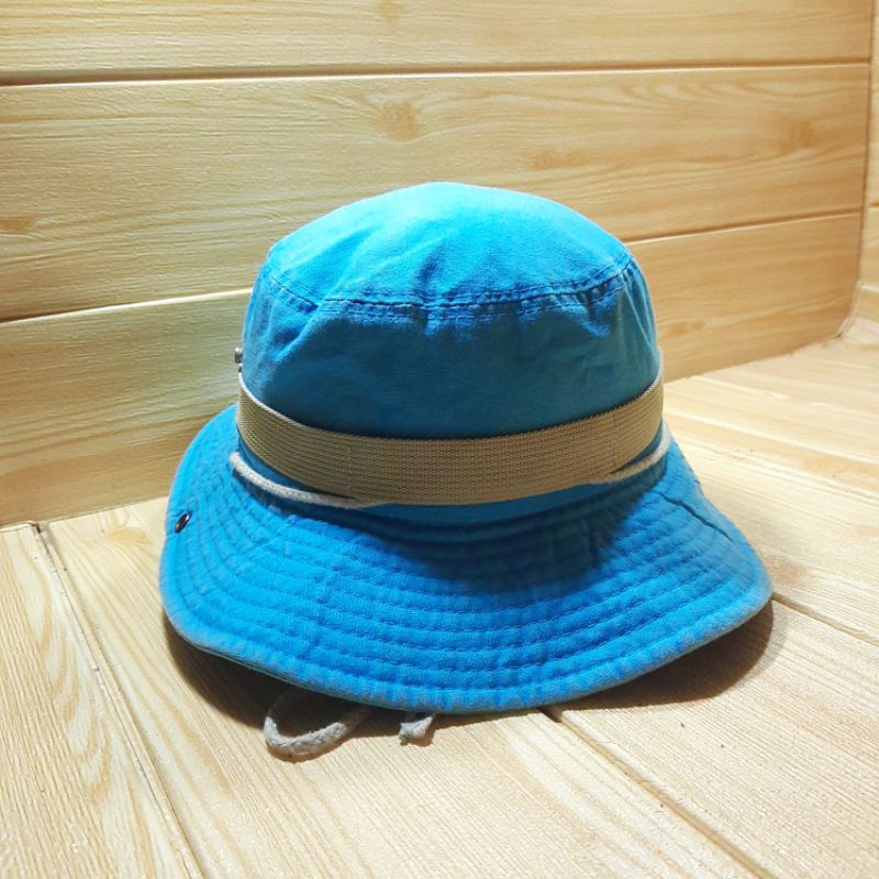 topi rimba shark mountain preloved