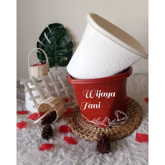 Pot Bunga |Pot Tanaman Warna Merah Bata dan Putih | Pot Twister Diameter 20 CM