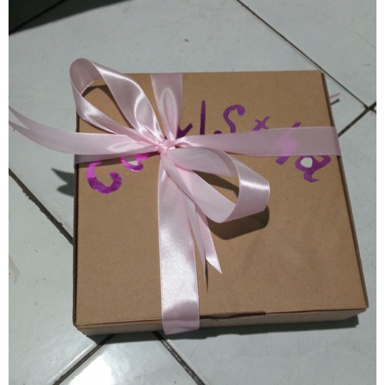 Hampers box/snack box hadiah ulang tahun wisuda anniversary