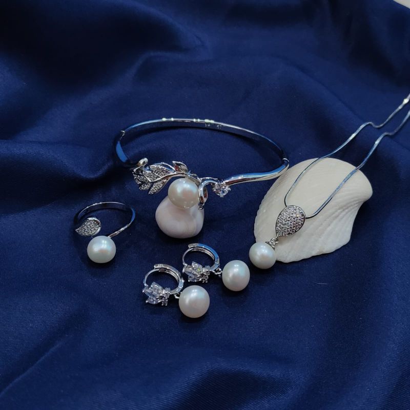 Perhiasan mutiara lombok|Perhiasan pesta mutiara asli|Mutiara lombok|Set mutiara asli lombok|Set mut