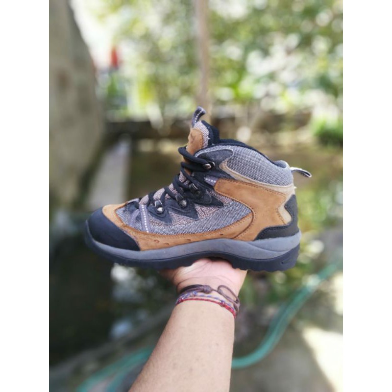 SEPATU GUNUNG GARMONT-GORE TEK-VIBRAM