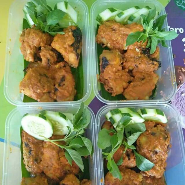 

Ayam negri bumbu rujak