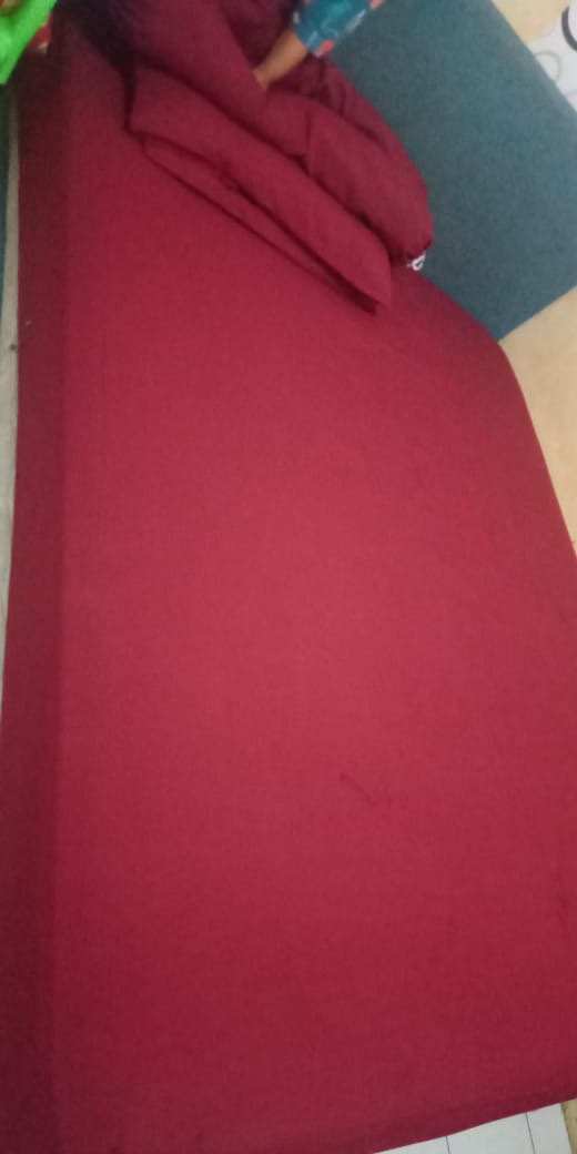 Sprei 160cm X 200cm X 20cm Polos Dari Rosewell