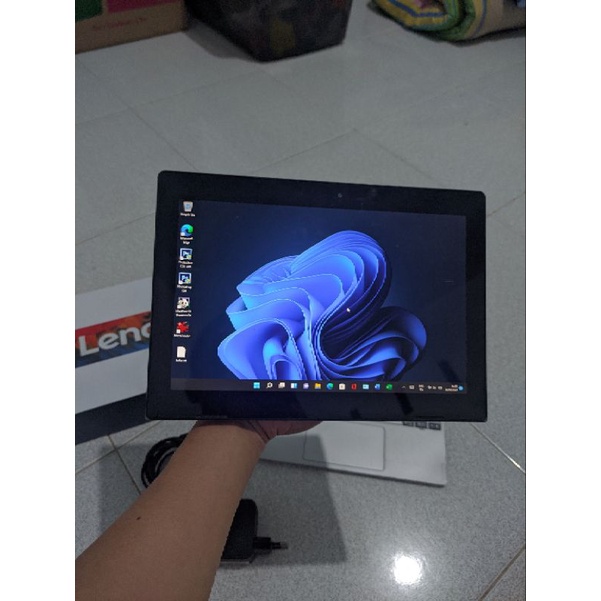 Lenovo Ideapad D330 Second (2-in-1 bisa jadi laptop, bisa jadi tablet)