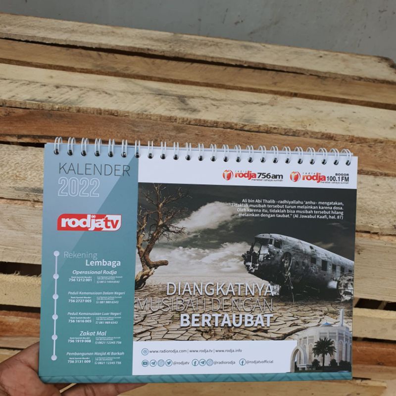 

Kalender Meja Rodja Masehi Plus Hijriyah 2022