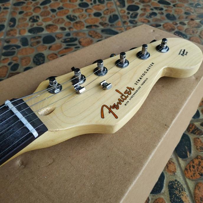 Gitar Listrik / Elektrik Fender Stratocaster Semi Up Down