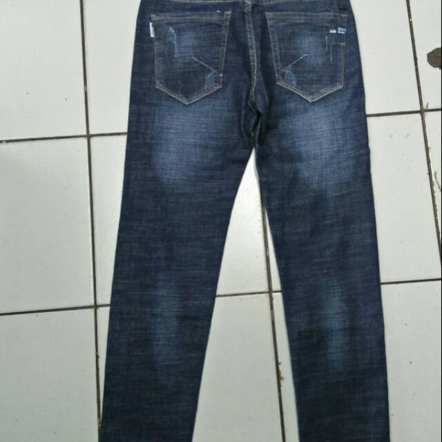 Jeans fashion pria import bahan strech kekinian slimfitt