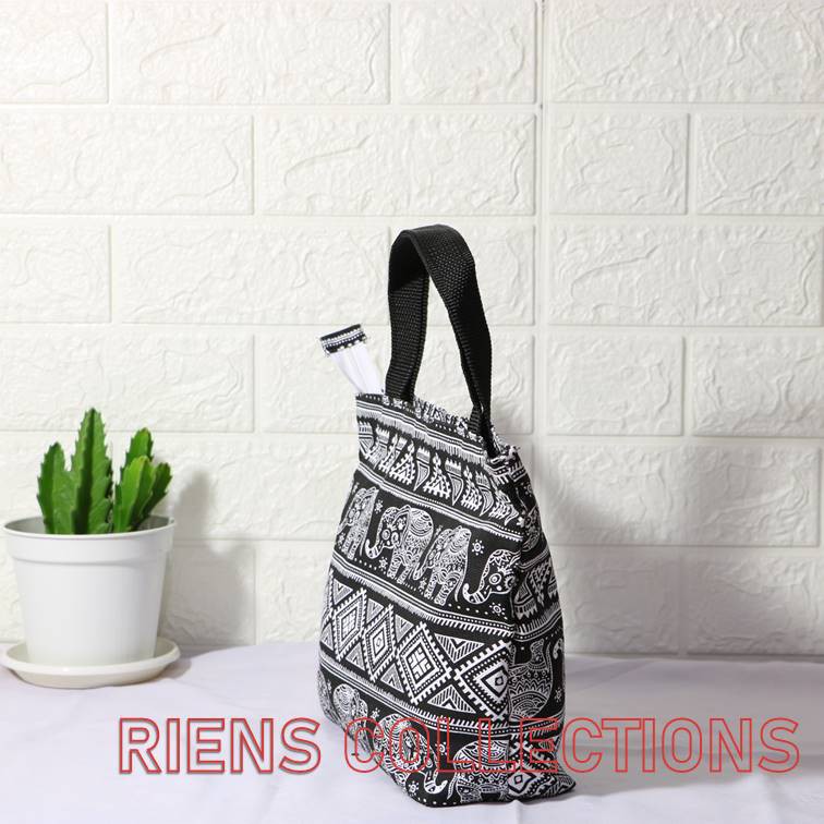 RIENS COLLECTIONS. HANDBAG KANVAS KECIL MOTIF GAJAH LATAR HITAM. TAS KANVAS JOGJA