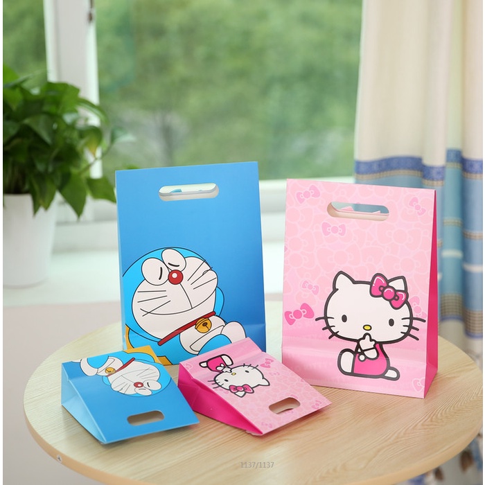 

L paper bag kado, bungkus kado HELLO KITTY ,grosir paper bag DORAEMON - hello kitty