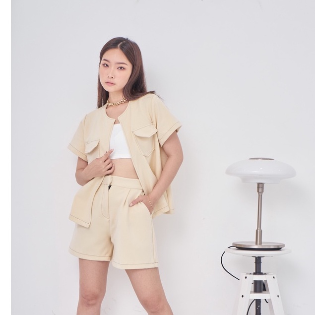 [TAVIA] SKYLAR SET  / SETELAN WANITA / BAJU SET CELANA PENDEK-Cream