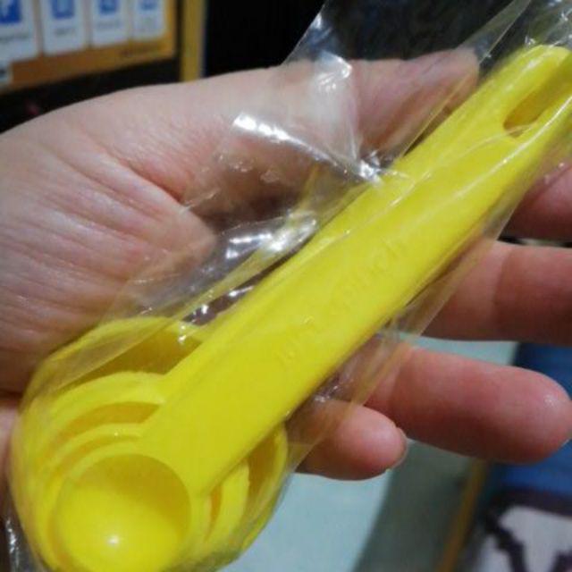 Sendok Takar Kuning 1 Set Plastik - Sendok Ukur Bahan Kue, Obat, Slime