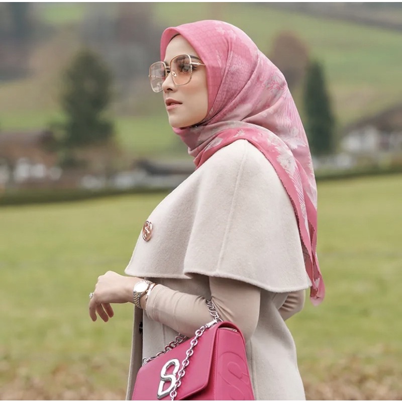 Buttonscarves Iseltwald || The Malaya Sky || Grand prix Series || British Royal Guard || NY3 East vi