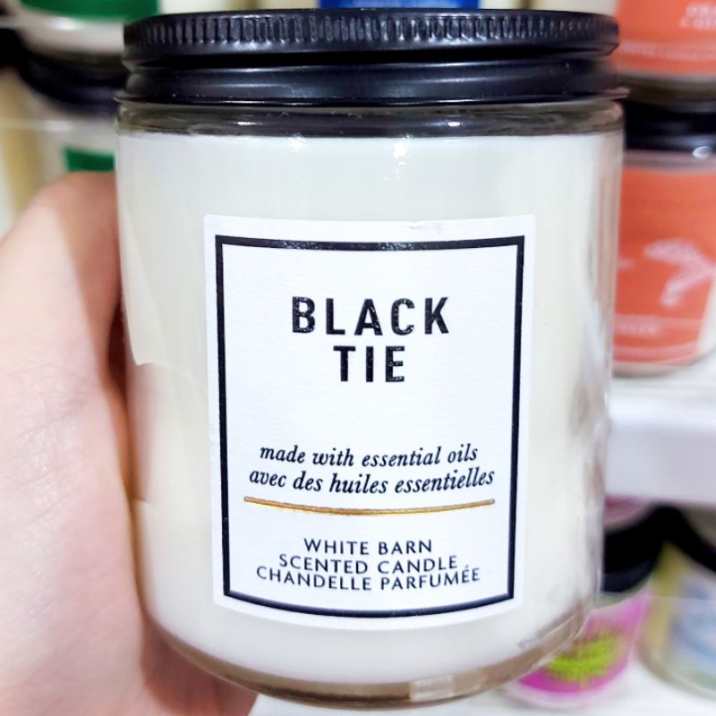 BATH &amp; BODY WORKS BBW BLACK TIE MADE WITH ESSENTIAL OILS WHITE BARN 1 SINGLE WICK SCENTED CANDLE 198 G PENGHARUM RUANGAN