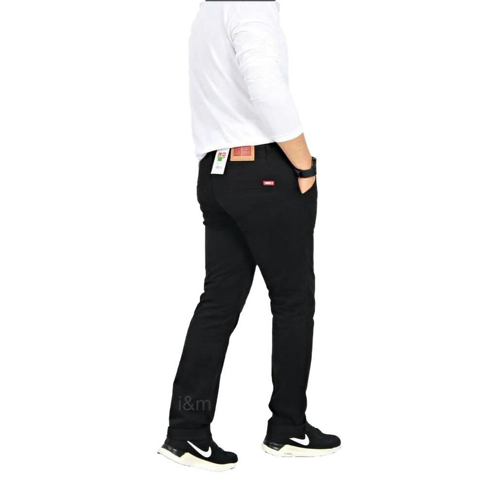 UNIQLO Celana Chino Panjang Pria Premium Quality Size S M L XL-Uniqlo ( Hitam )