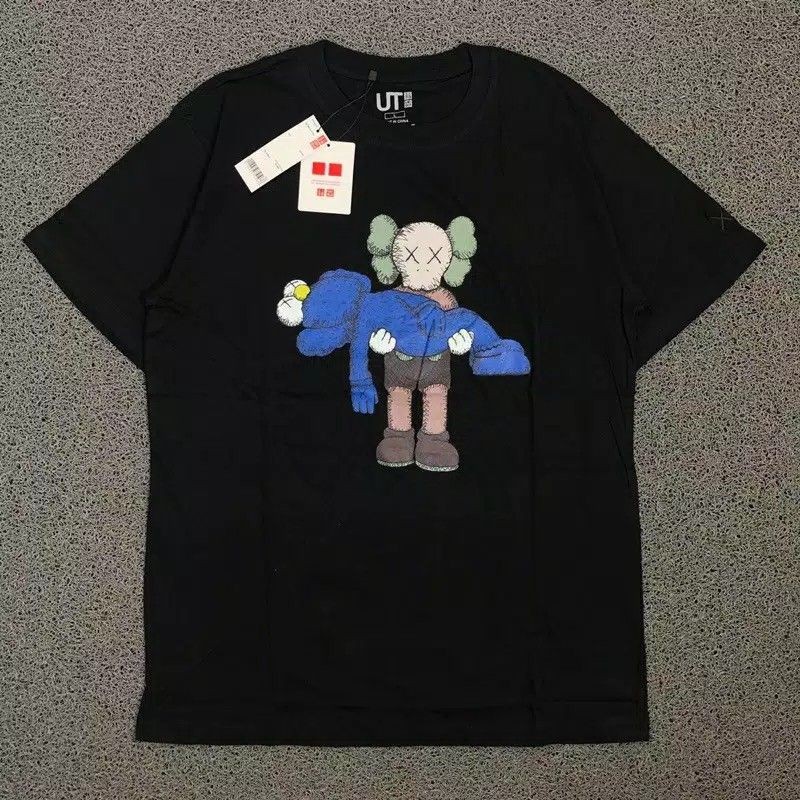 Kaos Baju Tshirt UNIQLO x KAWS 2-1