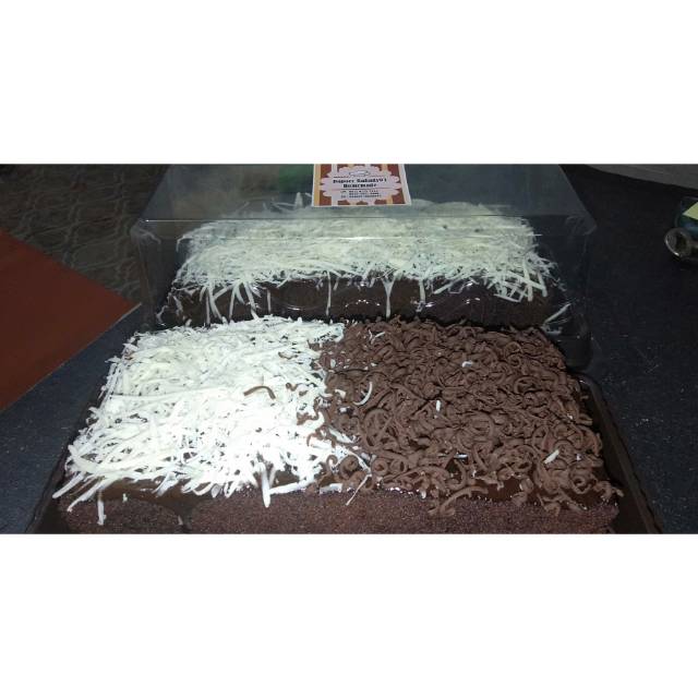 

Choco brownis topping keju + coklat