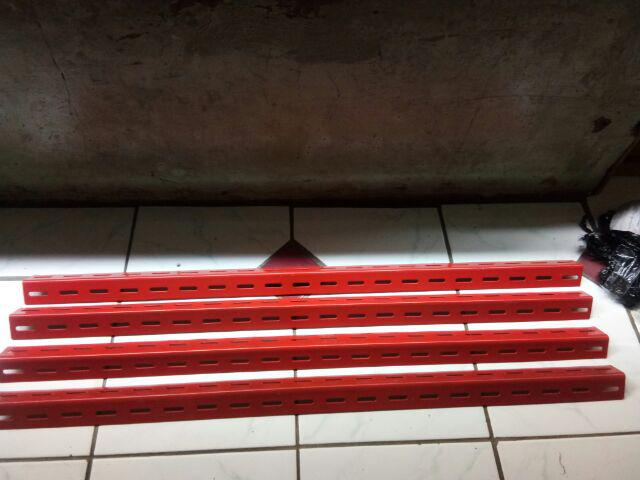 Besi Siku Lubang 1 Meter Artco