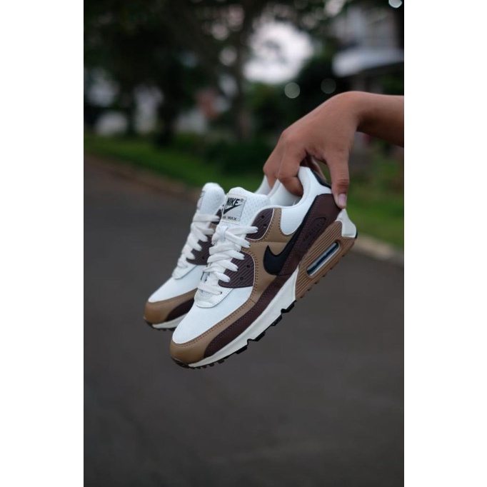Sepatu Sneakers Pria Nike Air Max 90 - White Brown Ukhasachairil