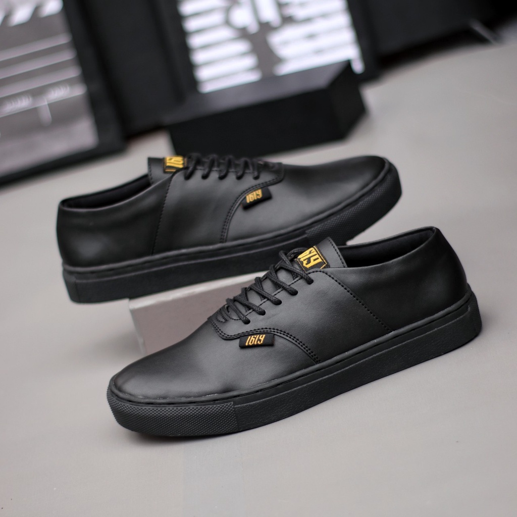 AUTHENTIK Sepatu Casual Sneakers Pria Semi Formal Kulit Sintetik Kerja Kantor Kuliah