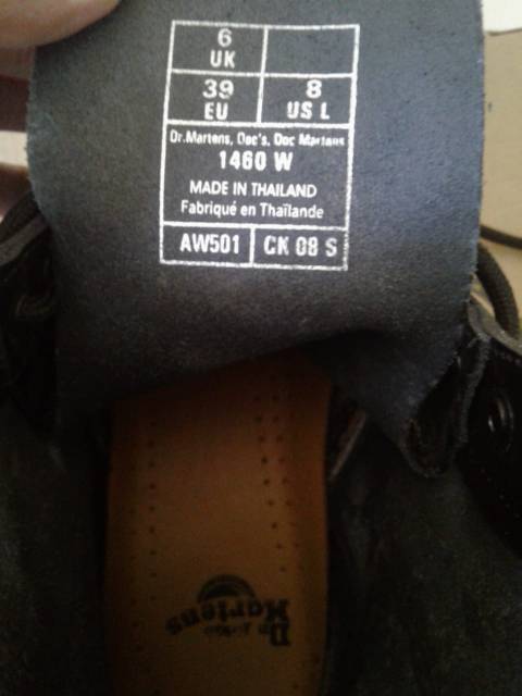 difference between dr martens 1460 and 1460w