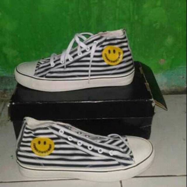 Sepatu Thanksinsomnia Renzil Strip