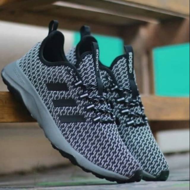 Sepatu olahraga pria GYM ADIDAS