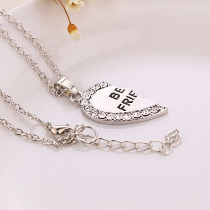 Kalung Rantai Dengan Liontin Hati Motif Tulisan Best Friends Untuk Wanita