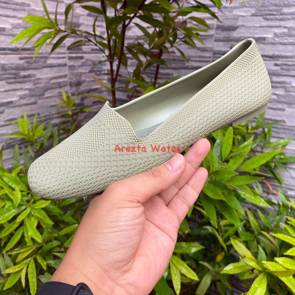 Sepatu slip on karet wanita porto BTM