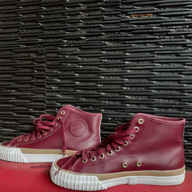 PRELOVED SNEAKERS SEPATU PF FLYERS CENTER