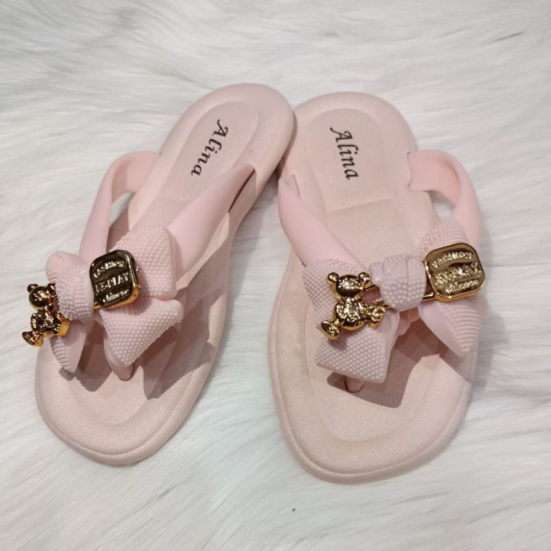 Sandal Jepit Anak Cewek Import/Sandal Jepit Anak Cewek Bangkok/Sandal Jepit Anak Cewek Terbaru/Sandal Jepit Anak Cewek Motif Boneka/Sandal Jepit Anak Cewek Jelly Karet Motif Pita Boneka