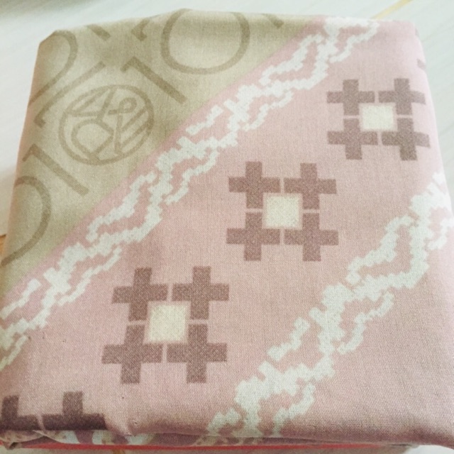 Mina scarf Ria Miranda