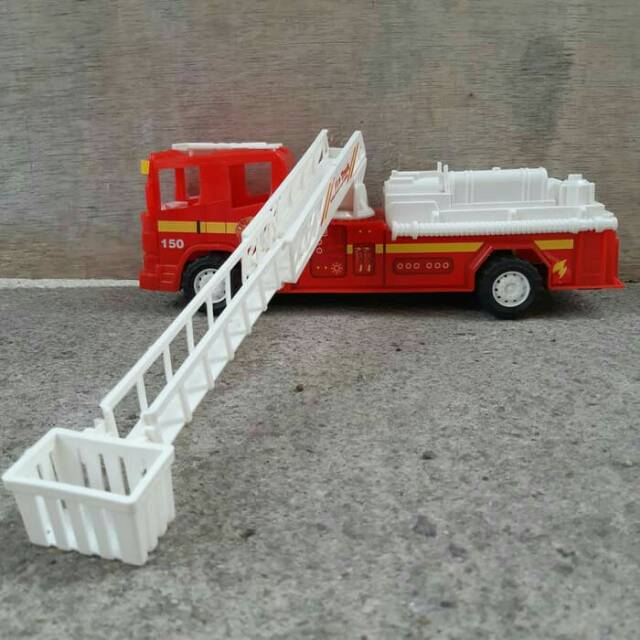 Mobil Truk Pemadam Kebakaran Tarik 