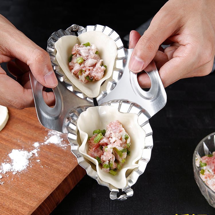 Kitchen DIY Dumpling Mould / Stainless Steel Dumpling Maker / Useful Ravioli Mould  / Press Meat Pie Pastry Mold Kitchen Accessories