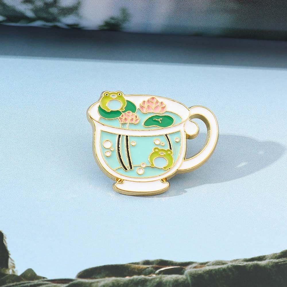 [Elegan] Bros Kodok Hadiah Lucu Untuk Anak-Anak Cangkir Daun Lotus Travel Commemorative Badge Pin Kerah Pin Enamel Pin