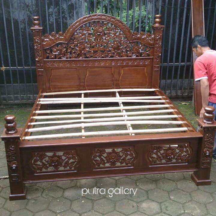 Tempat tidur ranjang kayu jati / Dipan ukir KDI jati / Furniture jati jepara / Putra Gallery Meubel