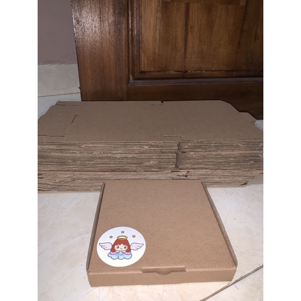 

Kardus Uk. 13,5x13,5x2 cm | Die Cut | Kardus Pizza