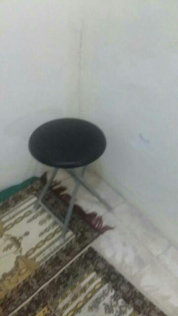 Kursi Lipat Kayu Warna Coklat Tua Dan Coklat Muda