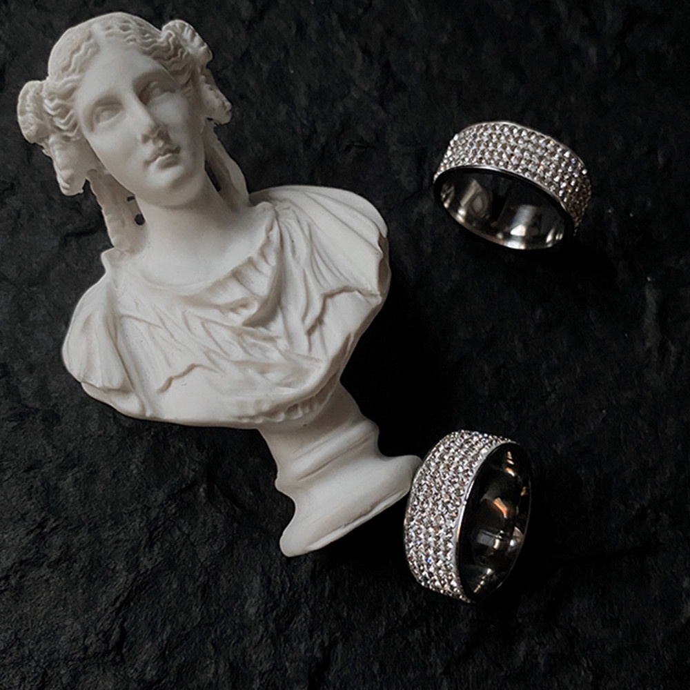 1 pcs Fashion Ringan Mewah Stainless Steel Mengkilap Berlian Imitasi Cincin Perak untuk Pria dan Wanita