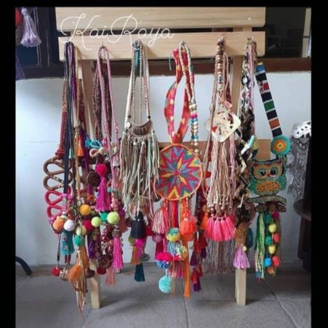 Rak aksesoris / rak kayu