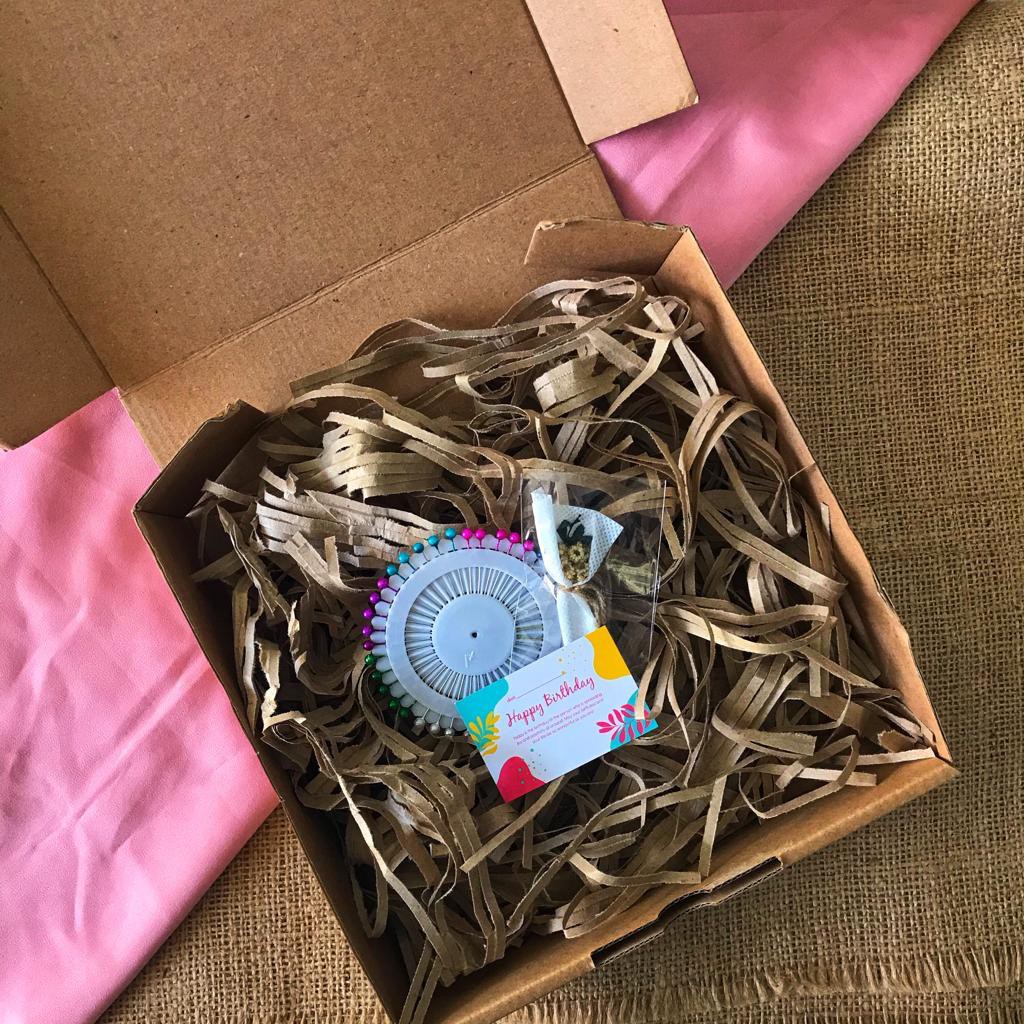 

Box Hampers Gift & Aksesoris Austetic Estetik Wedding Birthday & Graduation by QOID