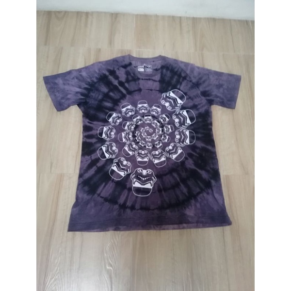 Kaos Uniqlo x Star Wars