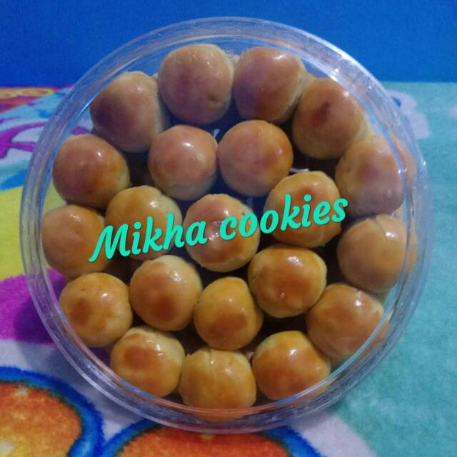 

Nastar bulet, sagu keju, kue kacang, putri salju,lidah kucing, nastar kembang, kastangel