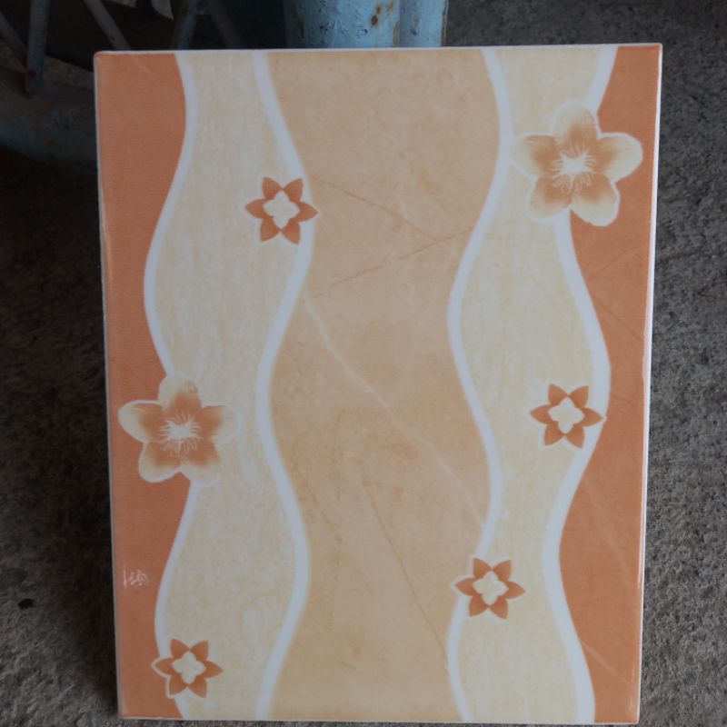 KERAMIK DINDING 20X25 GLOSSY-KERAMIK DINDING KAMAR MANDI 20X25 GLOSSY CREAM COKLAT MOTIF SAKURA