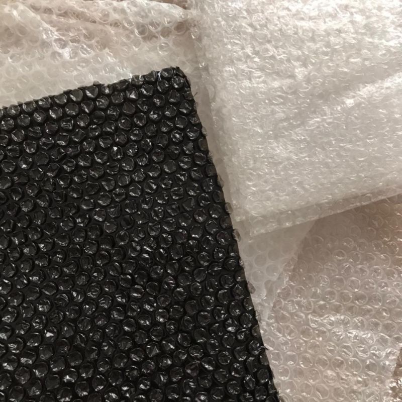 

Bubble Wrap Tambahan Hitam Putih