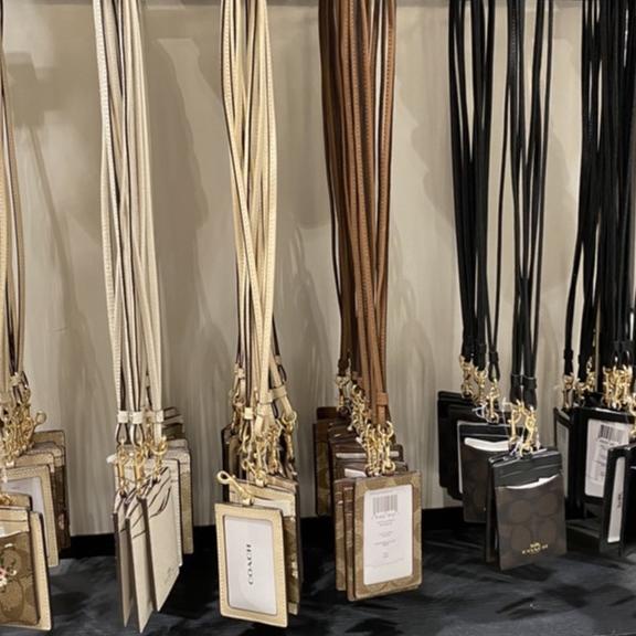 

Barang Laris ™ COACH lanyard/ Kartu kerja/pemegang kartu id /DIY klasik /original/name tag holder/SIX color.