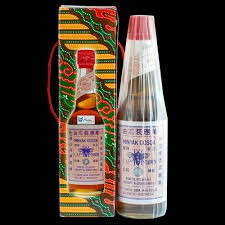 HEMAT ONGKIR..Minyak gosok cap tawon tutup merah 330 ml original.khas makassar