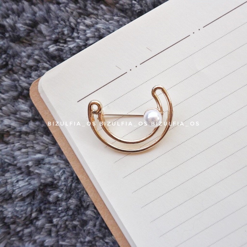 Brooch / bros cantik / bros jilbab / bros murah / bros murmer / bros love / bros geometri / Bros Mewah Bros Elegan Bros Hijab Bros Kebaya Bros Dada bros Tuspin Bros Pin Btrooch Korean Style Brooch AKsesories Jilbab Accessories BRS-B02 Bros Daily BZO-GOLD-DOUBLE SETLING