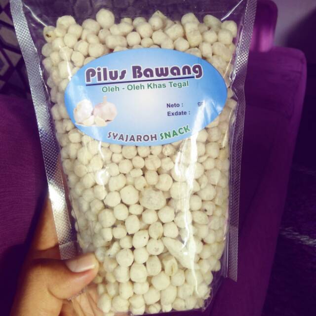 

Pilus Bawang Makanan dan oleh oleh khas Tegal COD